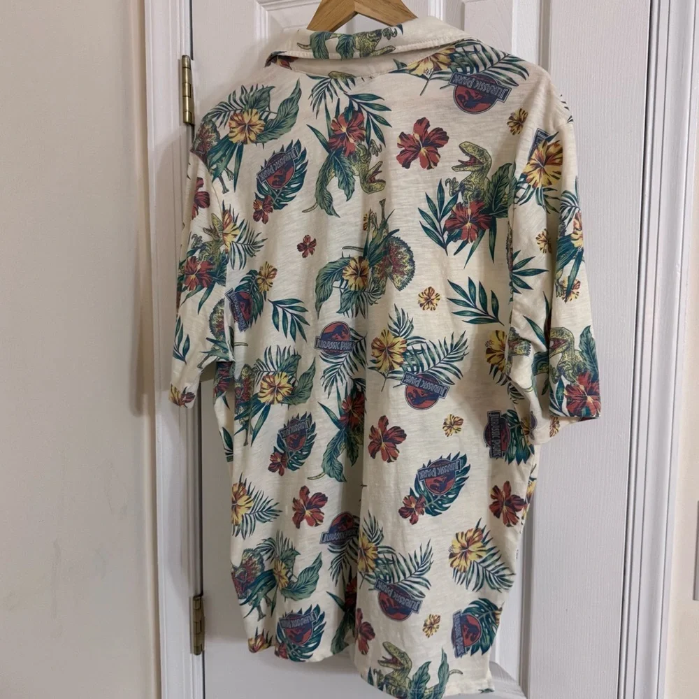 Jurassic World Park Ranger Button Down Hawaiian Camp Shirt XL Jungle Print - Picture 3 of 10